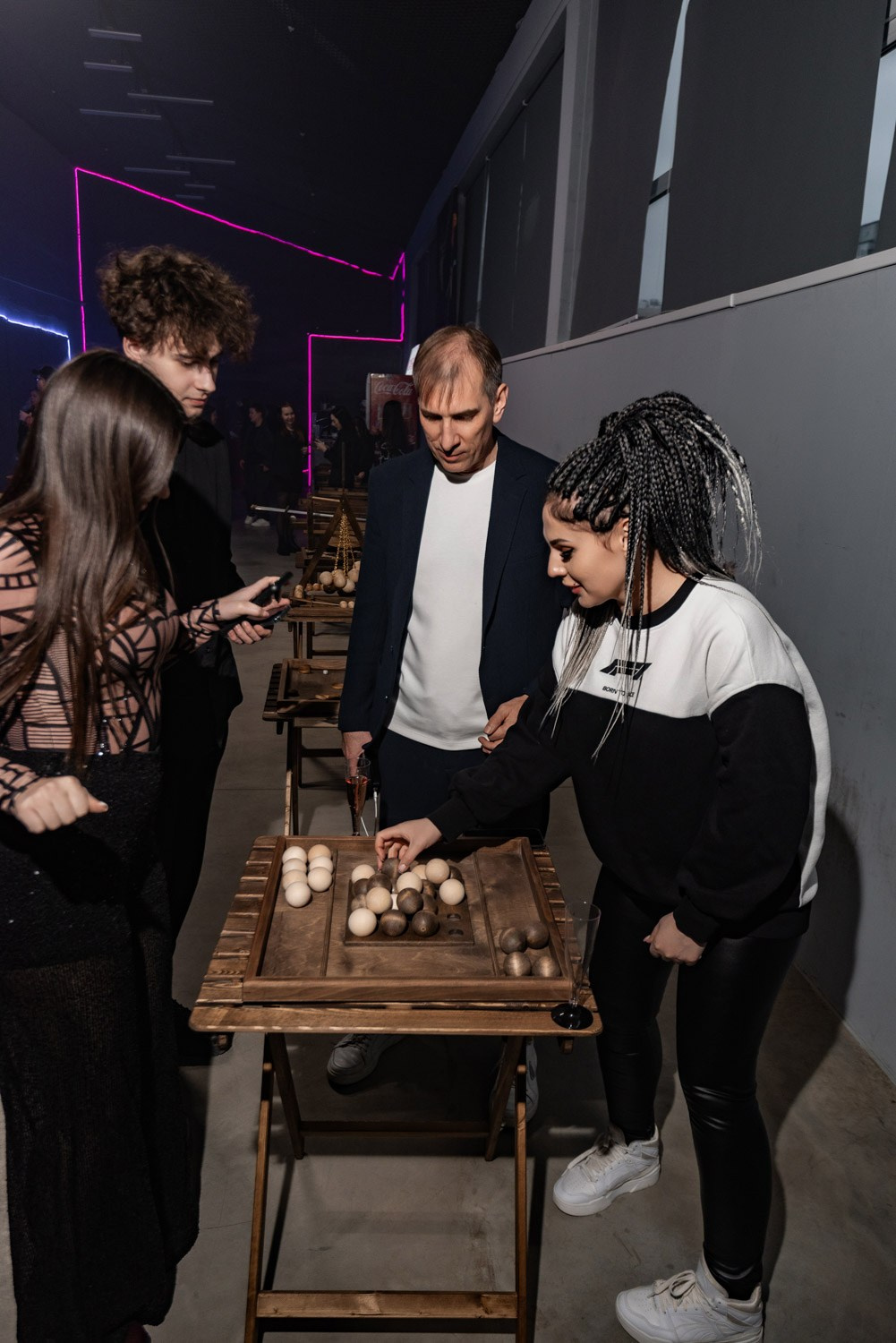 Крафтовые игры (настольные деревянные игры) в аренда на мероприятие. Инсталаб Краснодар фото и видео интерактивы на ваше мероприятие