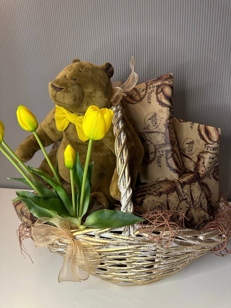 Женская корзина. Студия подарочных наборов «Владия»