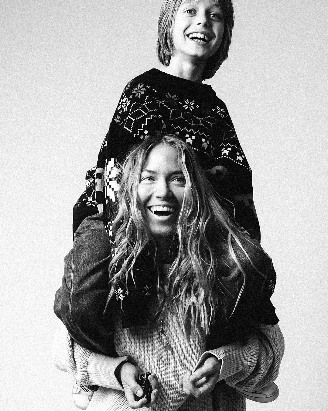 Чб на белом