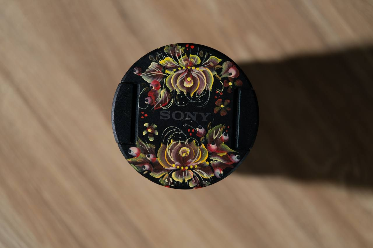 Sony 14 mm f 1,8 GM «Алый цветок». Фото и уникальный кастом объективов