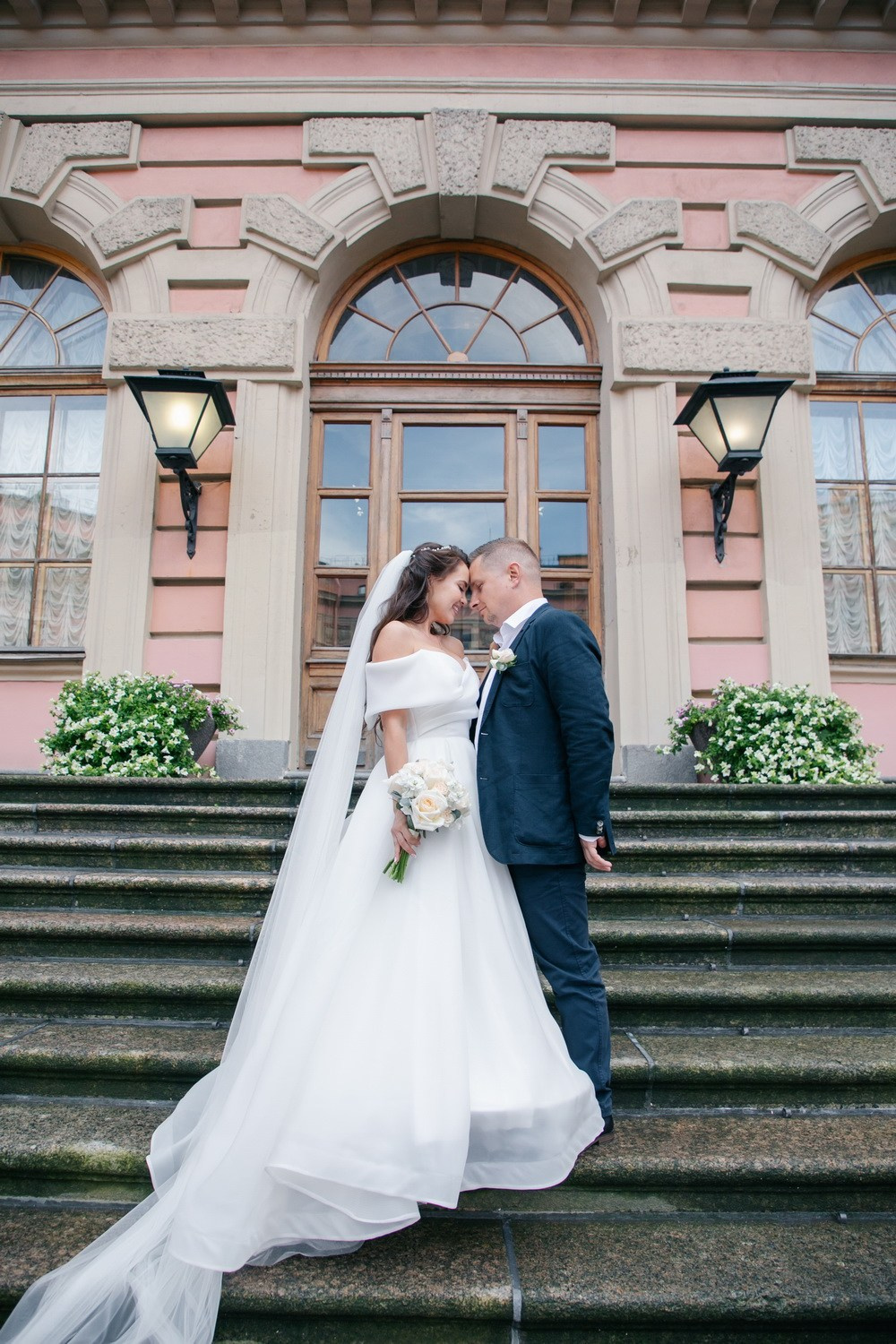 свадьба в спб заказать фотографа, где лучше провести свадьба в спб, свадебный банкетный зал какой выбрать, костюм на свадьбу жених, платье для невесты