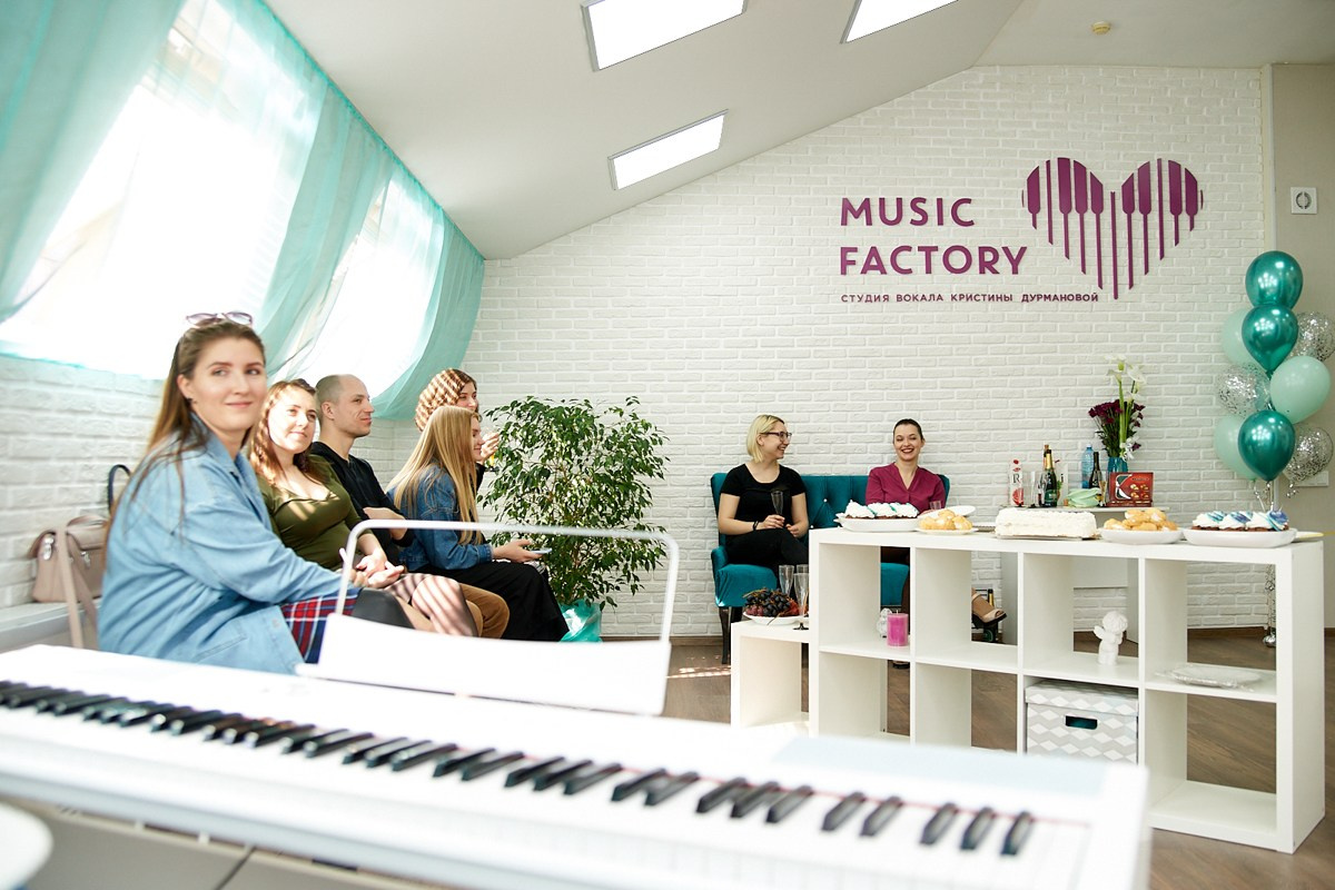 Репортаж с открытия школы вокала Кристины Дурмановой. Репортажный и женский фотограф в Новосибирске