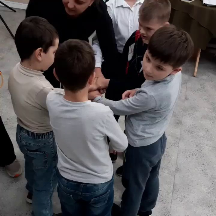 Логоритмика в духе Дня Победы: марши, танцы и трогательный вальс!