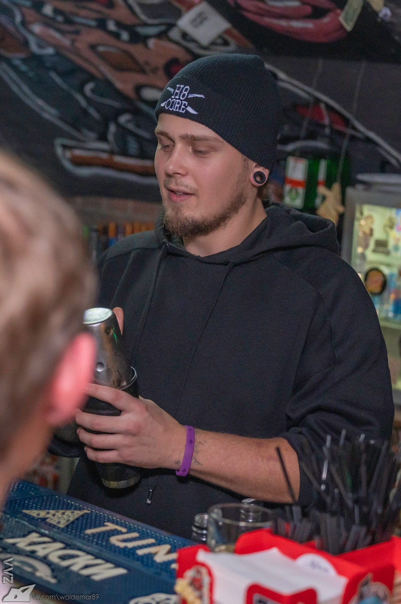 День рождения вокалиста группы Cookie's Band в баре «Дело Не В Тебе». Фотограф в Красноярске Владимир З