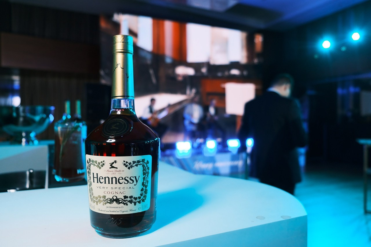 Отзывы. Портреты и репортажные съемки с душой: ваш уникальный момент в объективе Руфата, профессионального фотографа Алматы