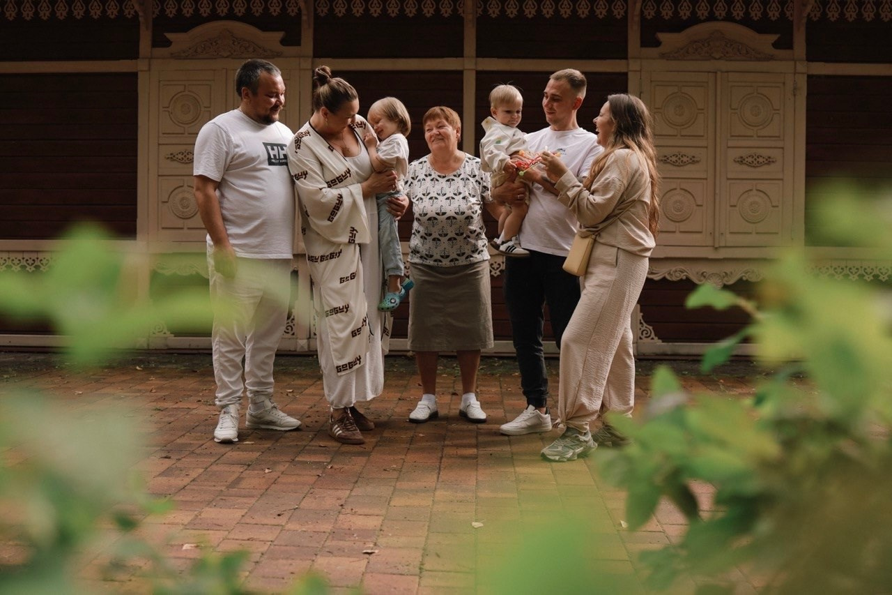 Прогулка с близкими в Лагерном саду. Семейный фотограф в Томске Максимова Екатерина