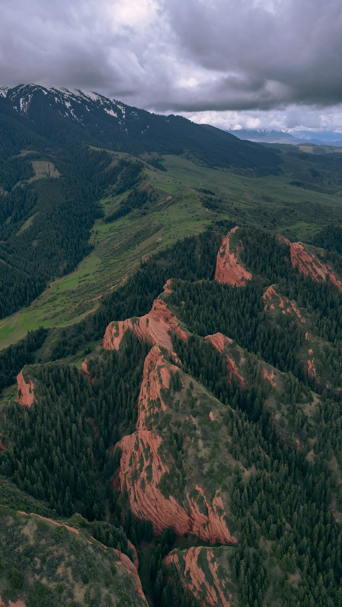 Кыргызстан. Человек с фотокамерой