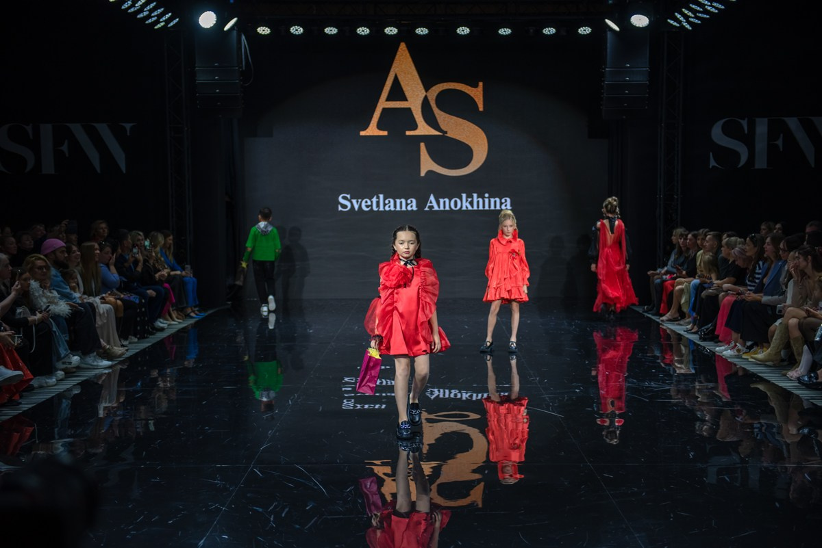 SochiFashionWeek2024 дизайнер Анохина Светлана. Семейный и коммерческий фотограф в Сочи Александр Бодунов