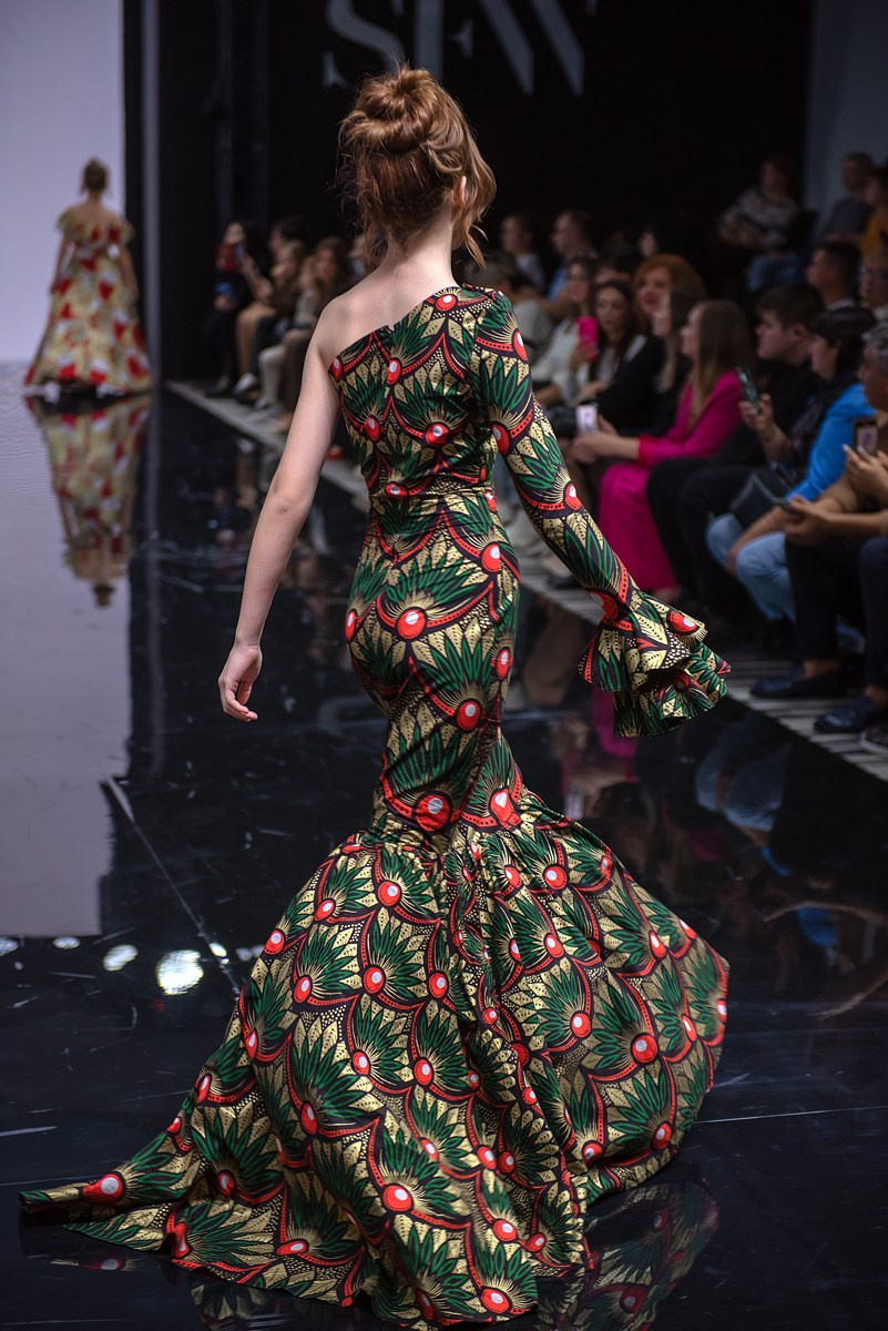 SochiFashionWeek2024 дизайнер Юлия Крылова. Семейный и коммерческий фотограф в Сочи Александр Бодунов