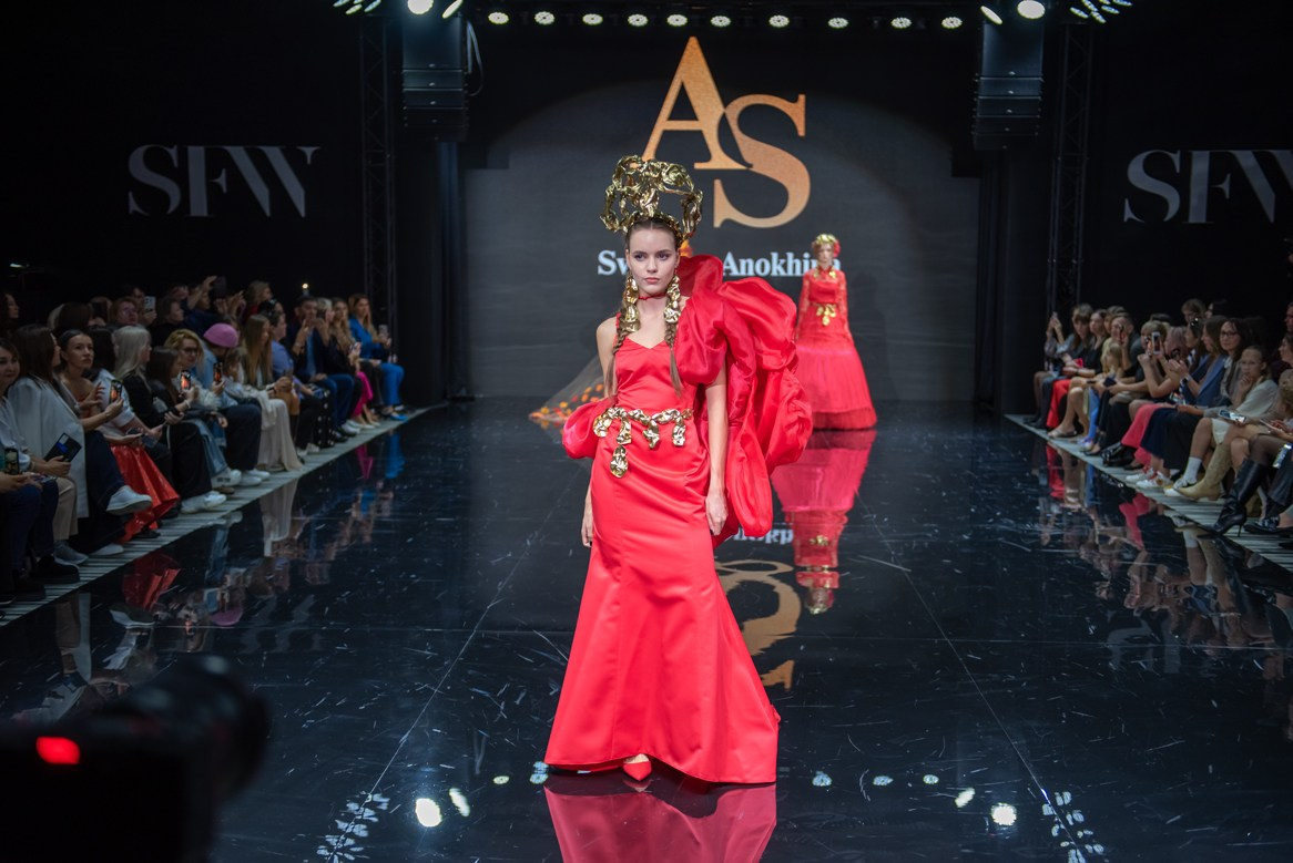 SochiFashionWeek2024 дизайнер Анохина Светлана. Семейный и коммерческий фотограф в Сочи Александр Бодунов