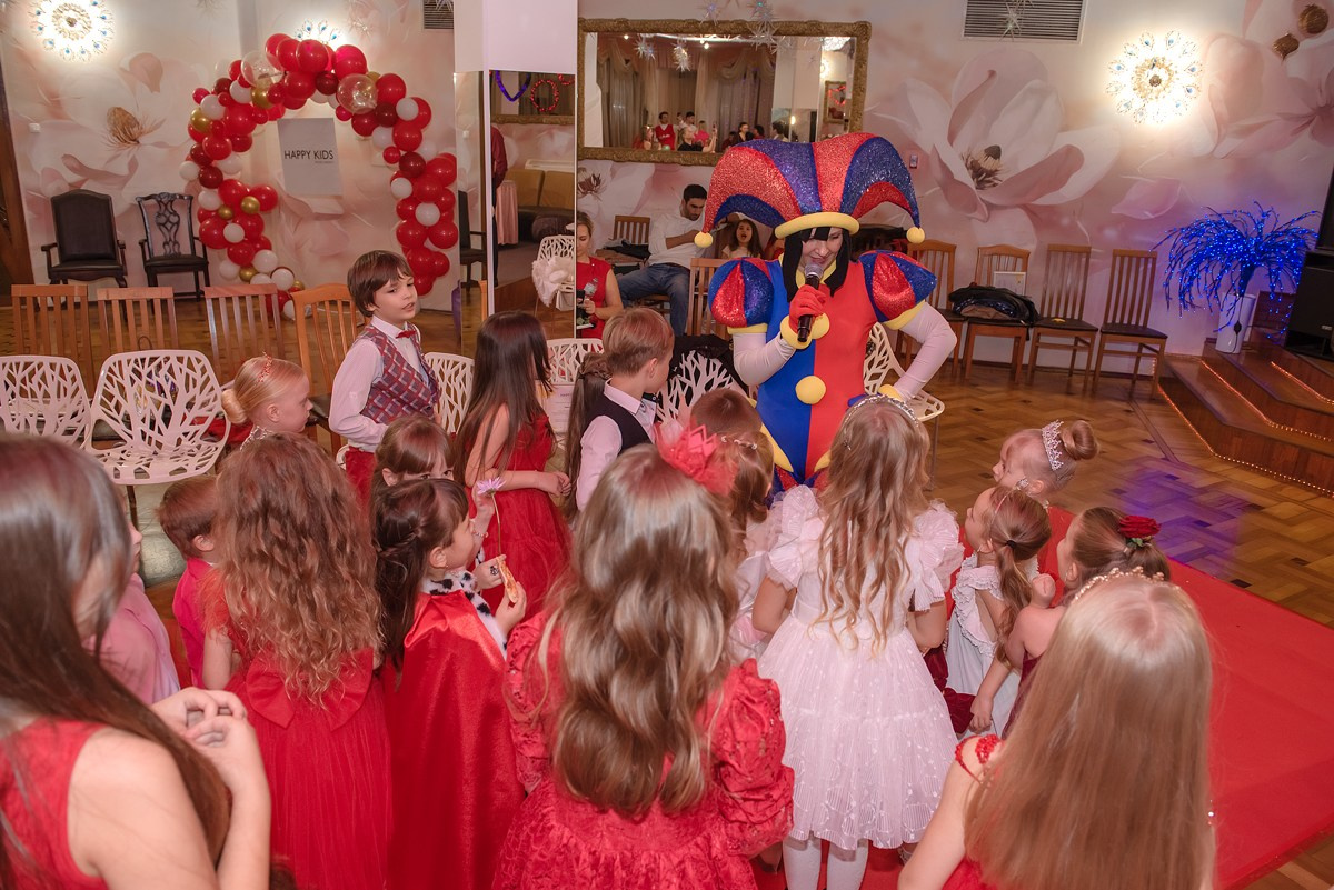 Выпускной в детской школе моделей HAPPYkids 2024. Семейный и коммерческий фотограф в Сочи Александр Бодунов