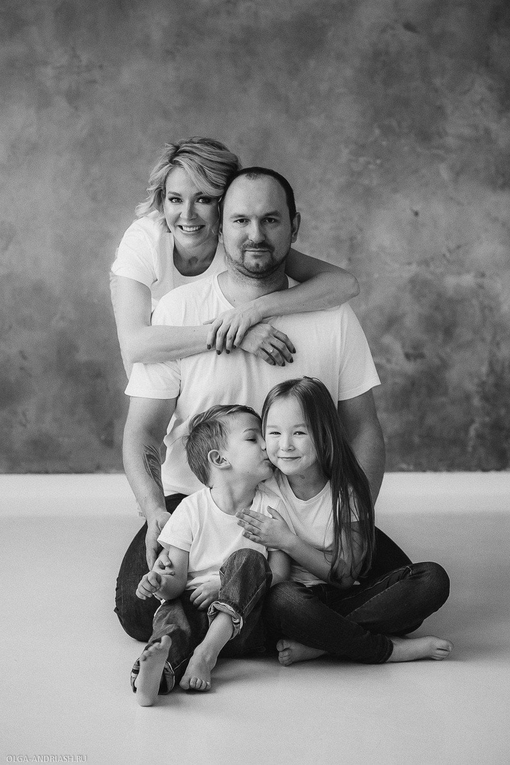 Семейная в студии. Семейный, портретный и свадебный фотограф в Санкт-Петербурге и Москве