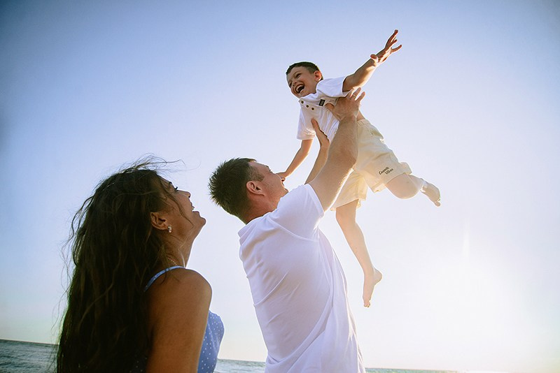 Семейная фотосессия в Сириусе и Адлере. Фотограф в Адлере, Сириусе, Красной Поляне — лавстори, семейные и индивидуальные фотосессии