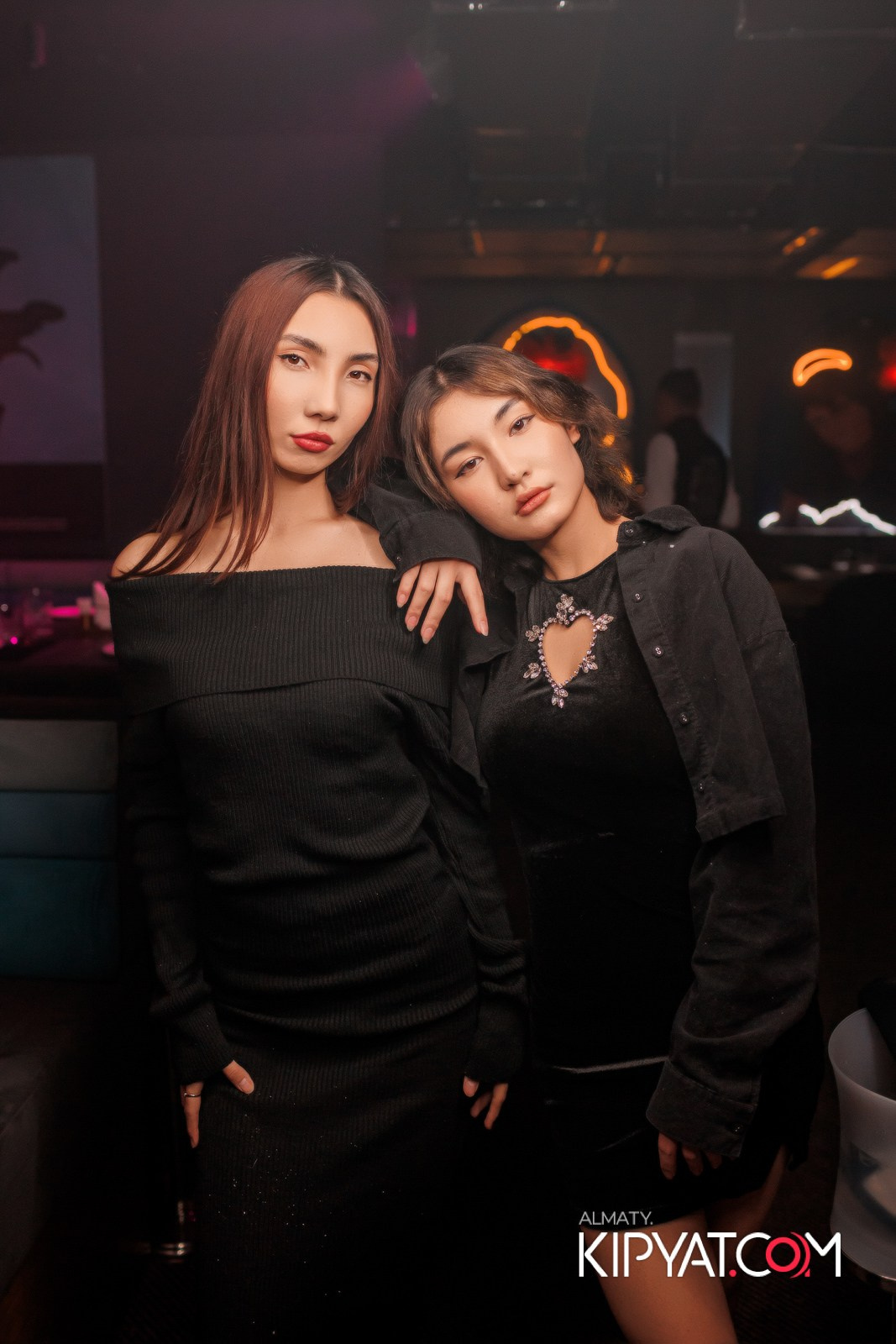 SANTA BARBARA — ПИТ ДЖЕЙСОН (ГР. ПРЕМЬЕР-МИНИСТР) И ИЛЬЯ ЗУДИН (ГР. ДИНАМИТ) НА ПРЕДНОВОГОДНЕЙ ВЕЧЕРИНКЕ. КИПЯТКОМ АЛМАТЫ!