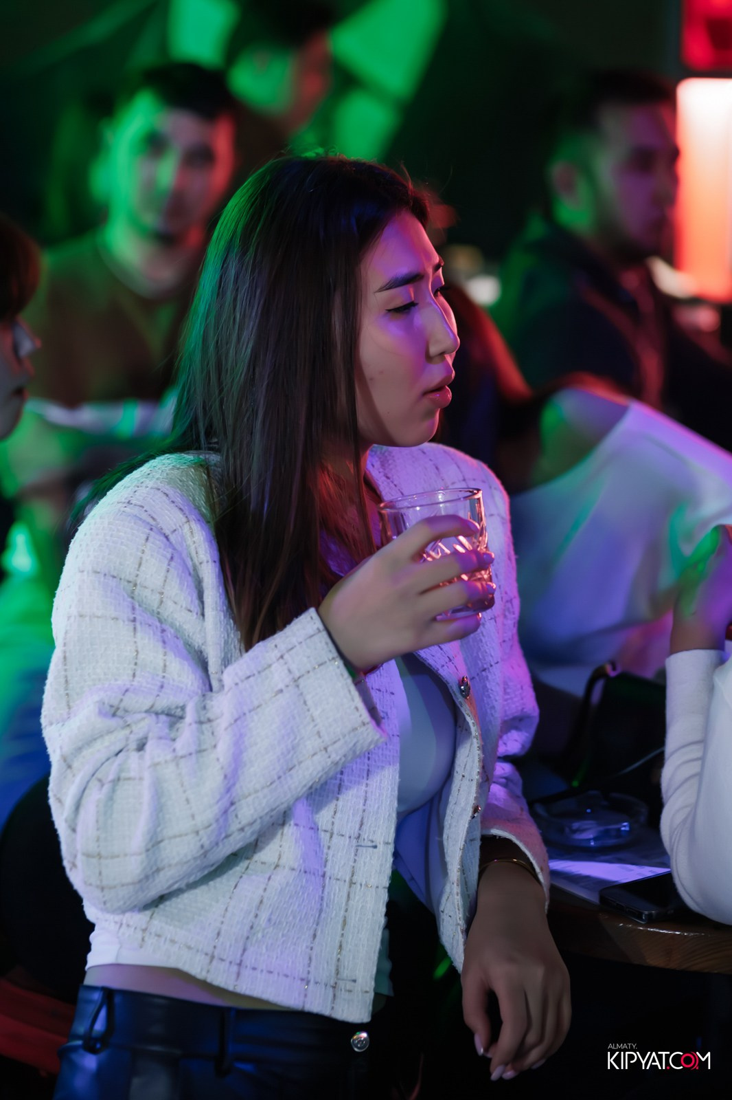 UYAT EMES BAR. КИПЯТКОМ АЛМАТЫ!