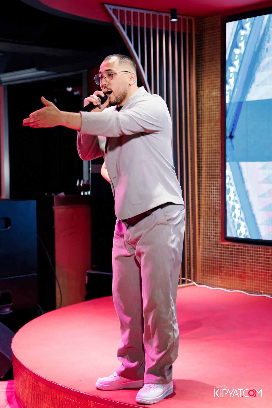 ЗАЯ, НА БИС. КИПЯТКОМ АЛМАТЫ!