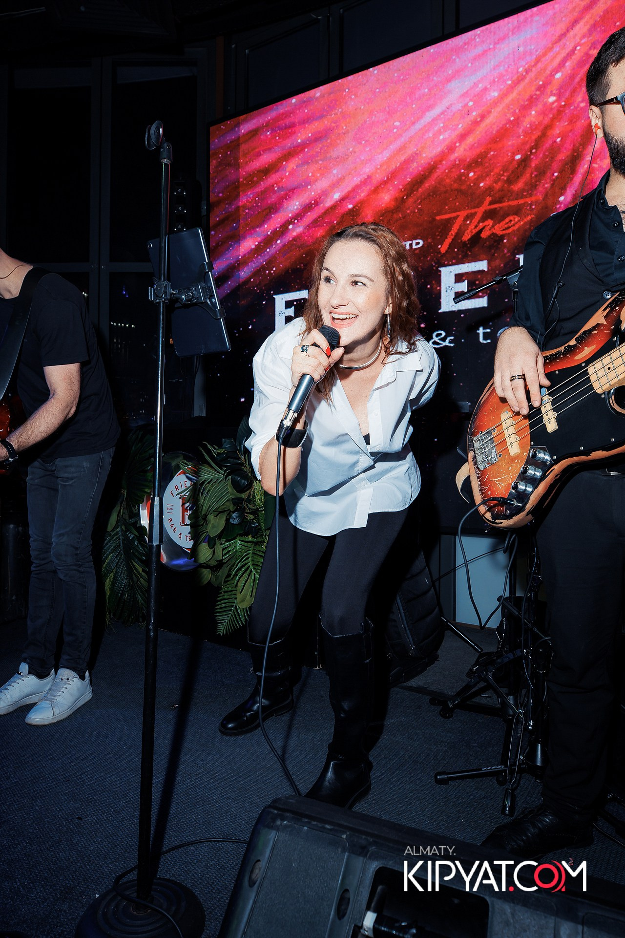 FRIENDS BAR & TERRACE. КИПЯТКОМ АЛМАТЫ! Фотосъемка мероприятий в Алматы