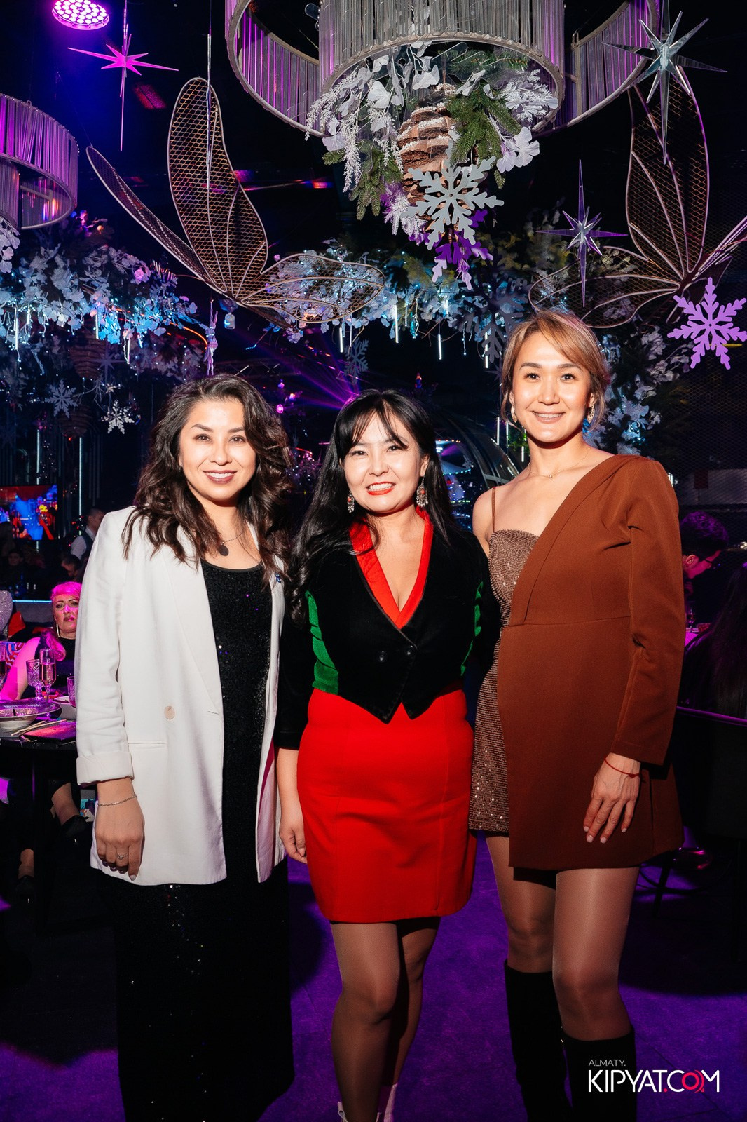 FRIENDS BAR & TERRACE. КИПЯТКОМ АЛМАТЫ!