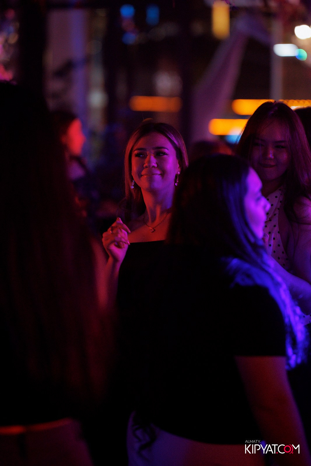 FRIENDS BAR & TERRACE. КИПЯТКОМ АЛМАТЫ! Фотосъемка мероприятий в Алматы