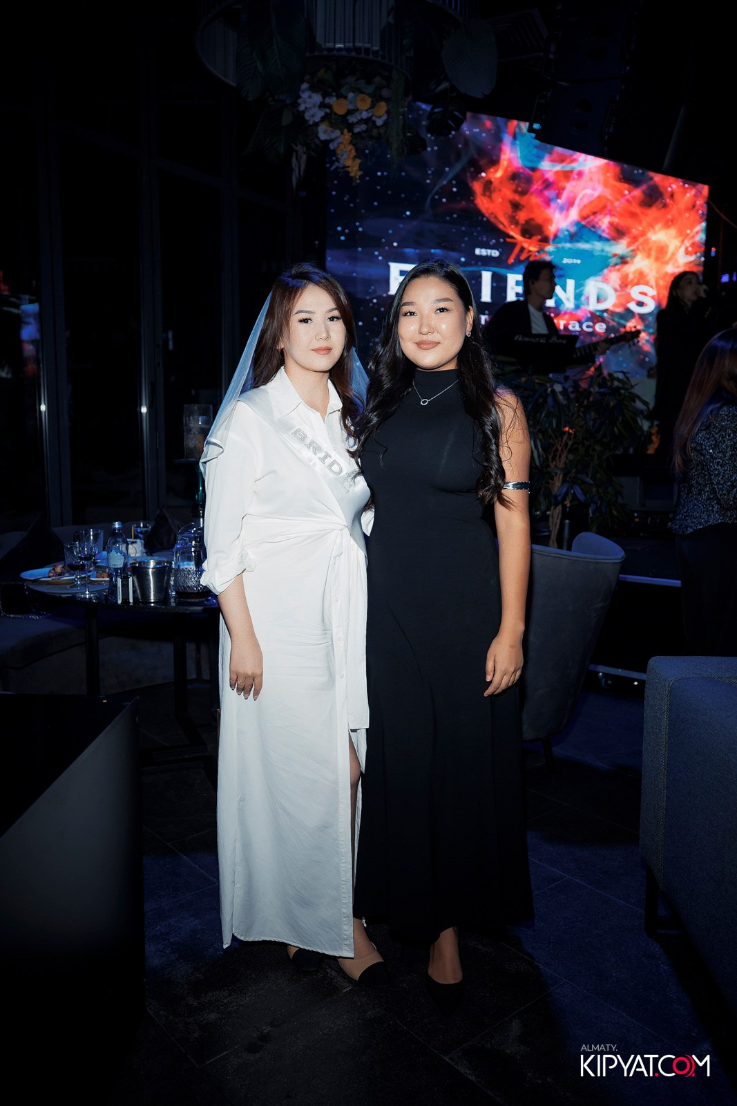 FRIENDS BAR & TERRACE. КИПЯТКОМ АЛМАТЫ!