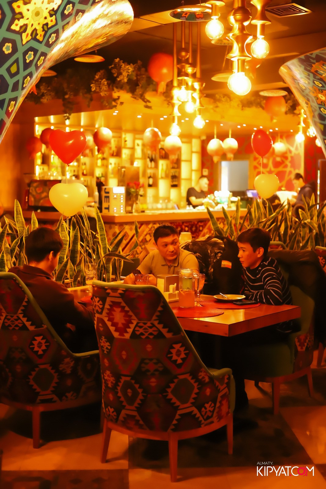 РЕСТОРАН PAVLIN MAVLIN. КИПЯТКОМ АЛМАТЫ!
