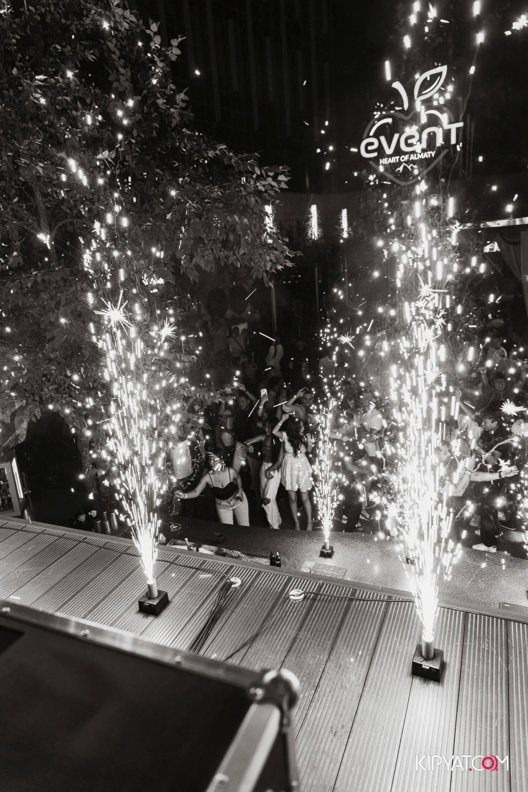 EVENT BAR. КИПЯТКОМ АЛМАТЫ!