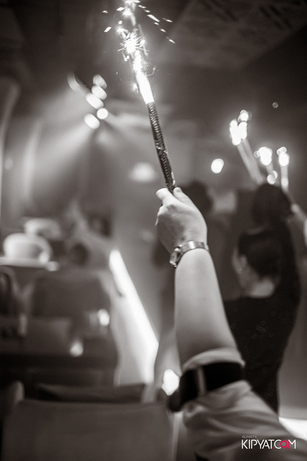 LAUREATE GRAND CAFÉ. КИПЯТКОМ АЛМАТЫ!