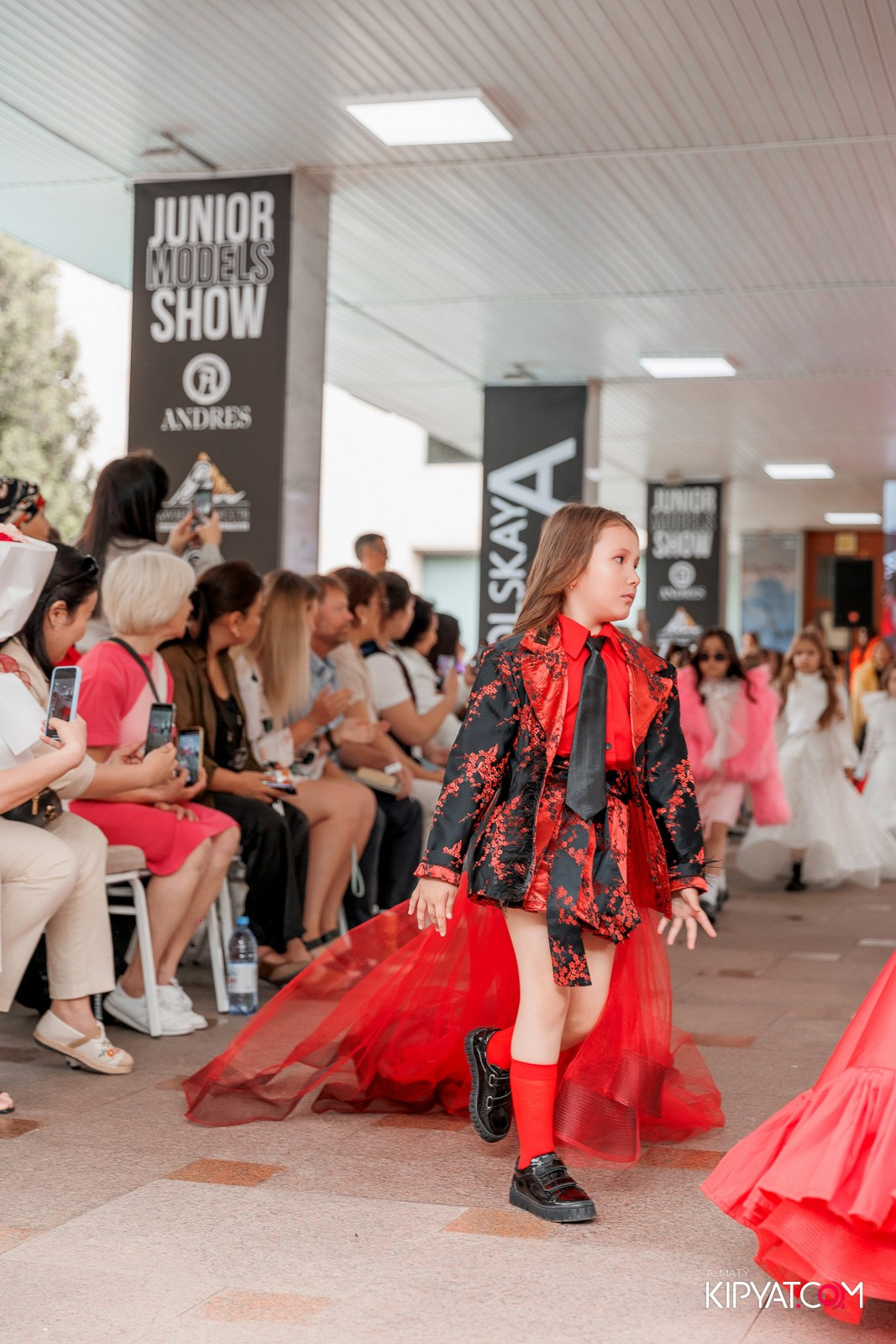 JUNIOR FASHION SHOW. КИПЯТКОМ АЛМАТЫ!