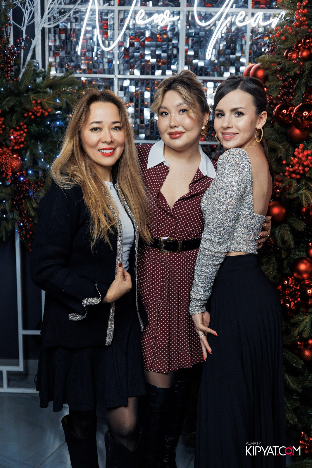 FRIENDS BAR & TERRACE. КИПЯТКОМ АЛМАТЫ!