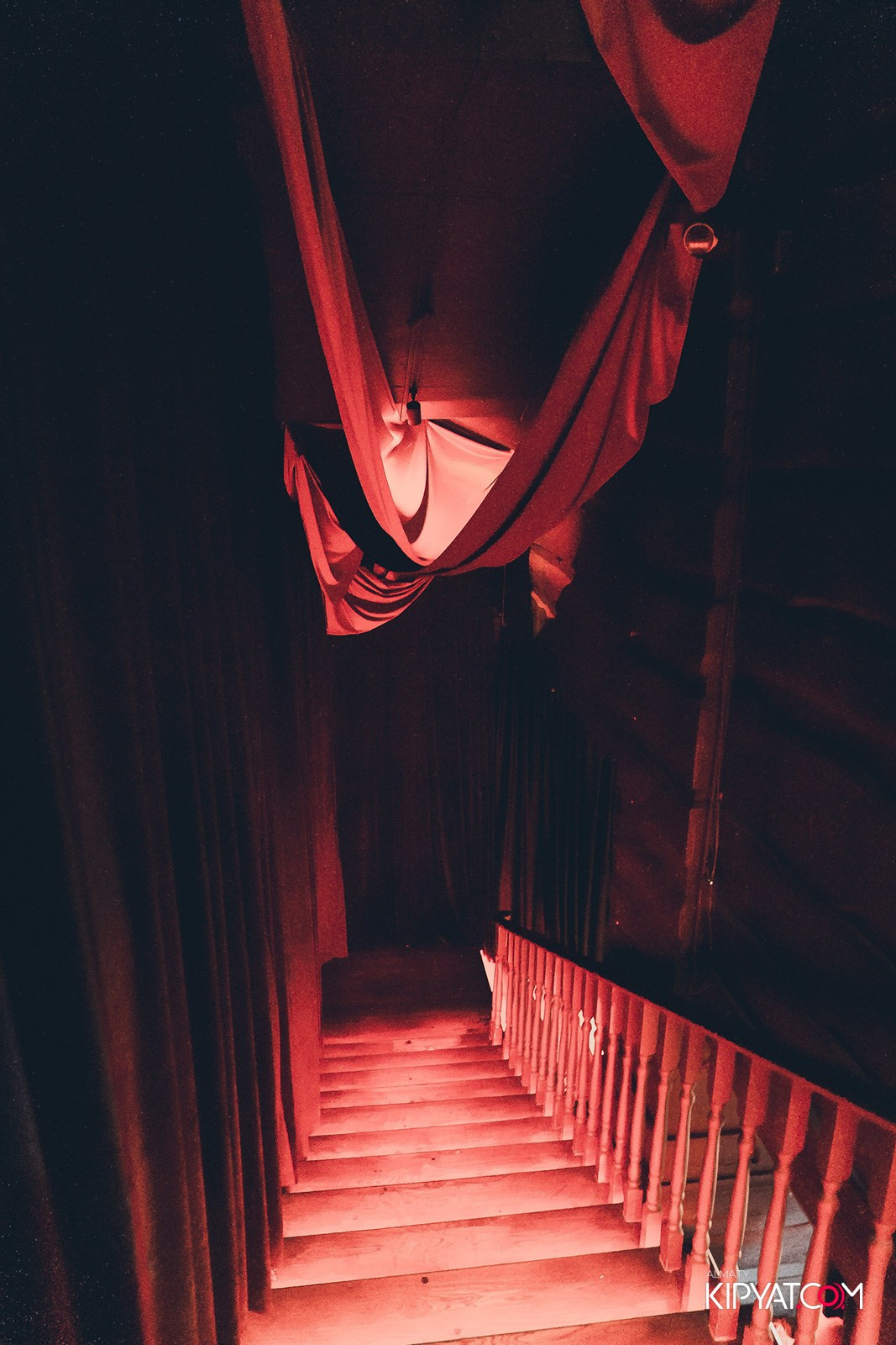 THE ESTATE КАРАОКЕ 1 ГОД. КИПЯТКОМ АЛМАТЫ!