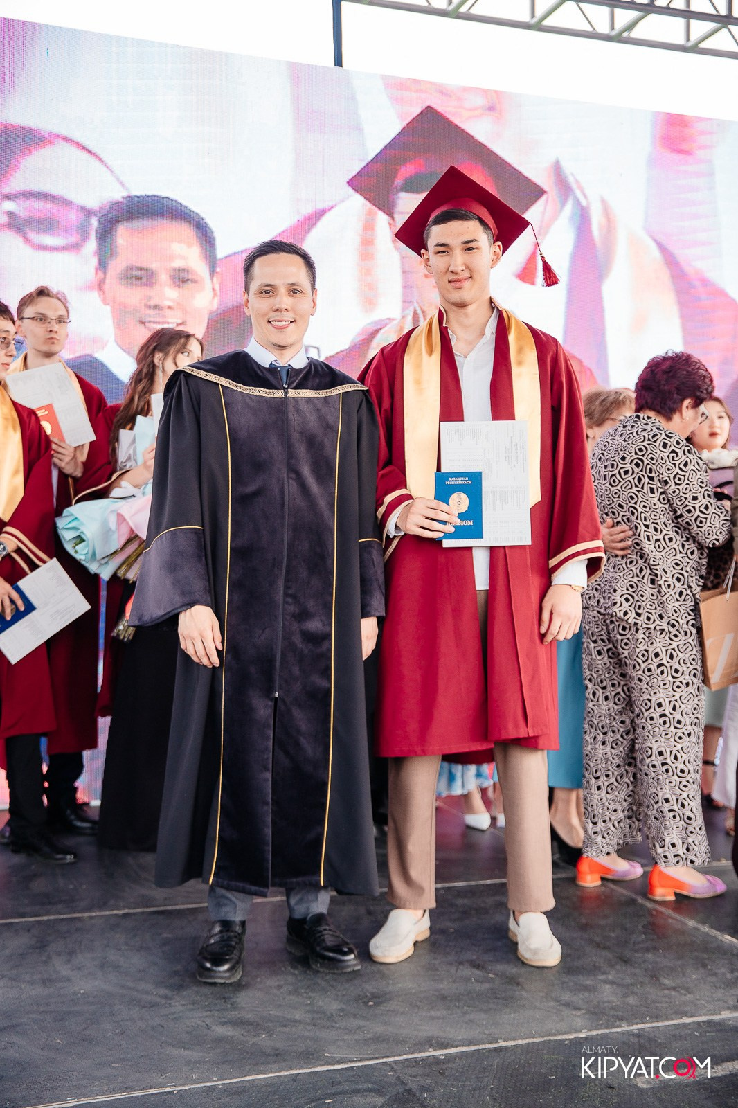 ВРУЧЕНИЕ ДИПЛОМОВ — НАРХОЗ КОЛЛЕДЖ. Part 3. КИПЯТКОМ АЛМАТЫ!