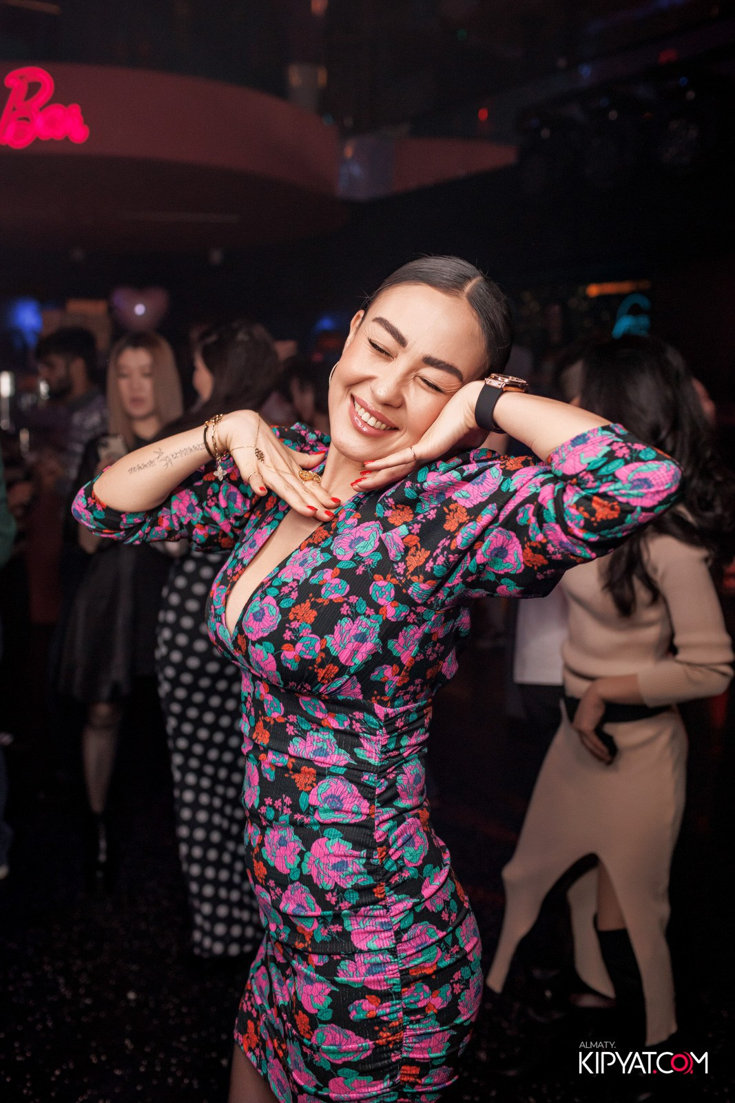 SANTA RAVE В НОЧНОМ КЛУБЕ SANTA BARBARA. КИПЯТКОМ АЛМАТЫ!