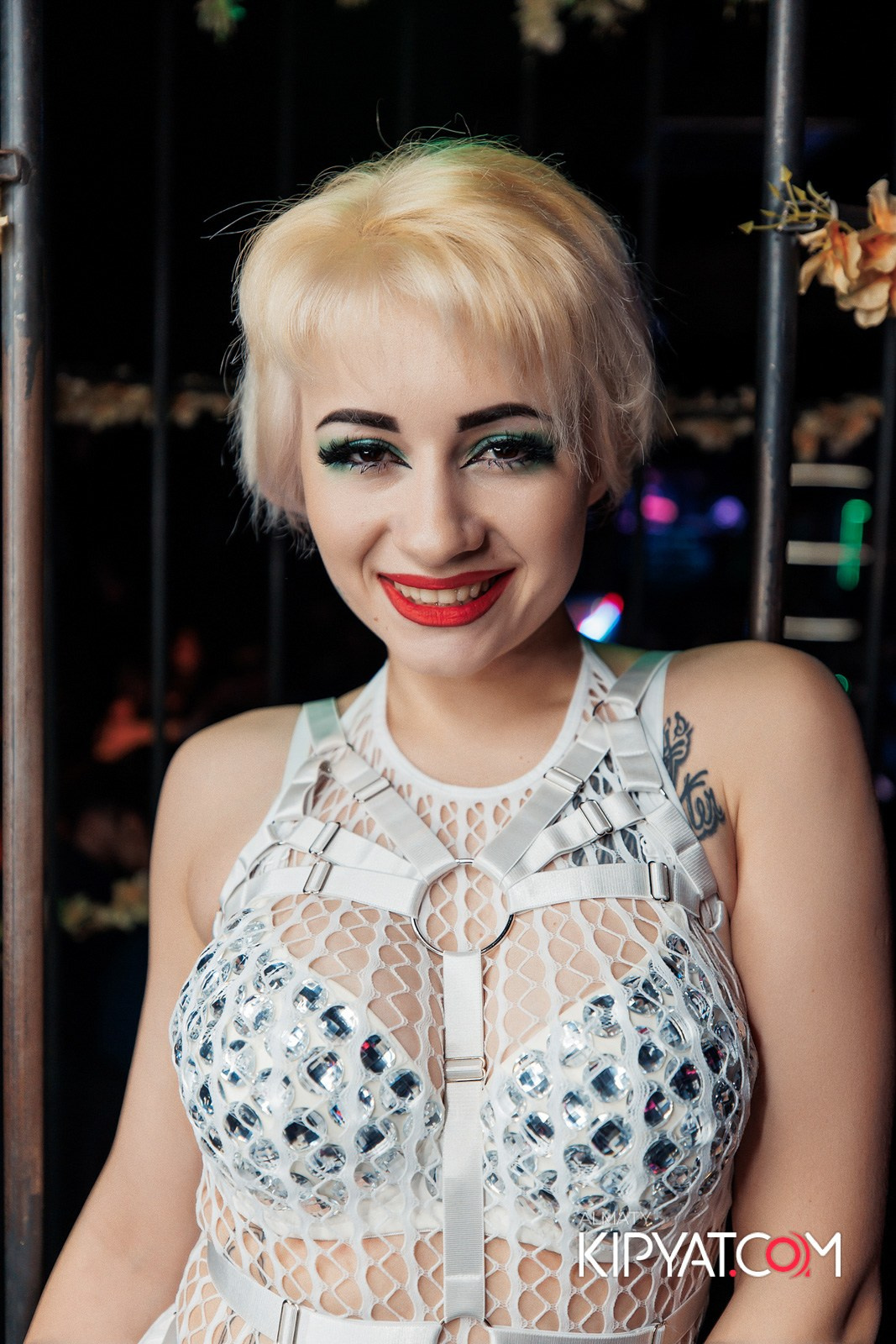 UYAT EMES BAR. КИПЯТКОМ АЛМАТЫ!