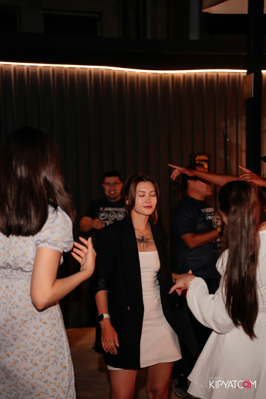 MUNCHEN PUB. КИПЯТКОМ АЛМАТЫ!