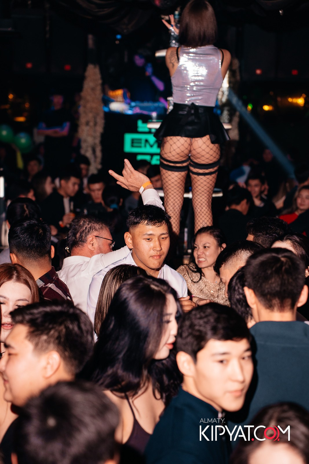 UYAT EMES BAR. КИПЯТКОМ АЛМАТЫ!