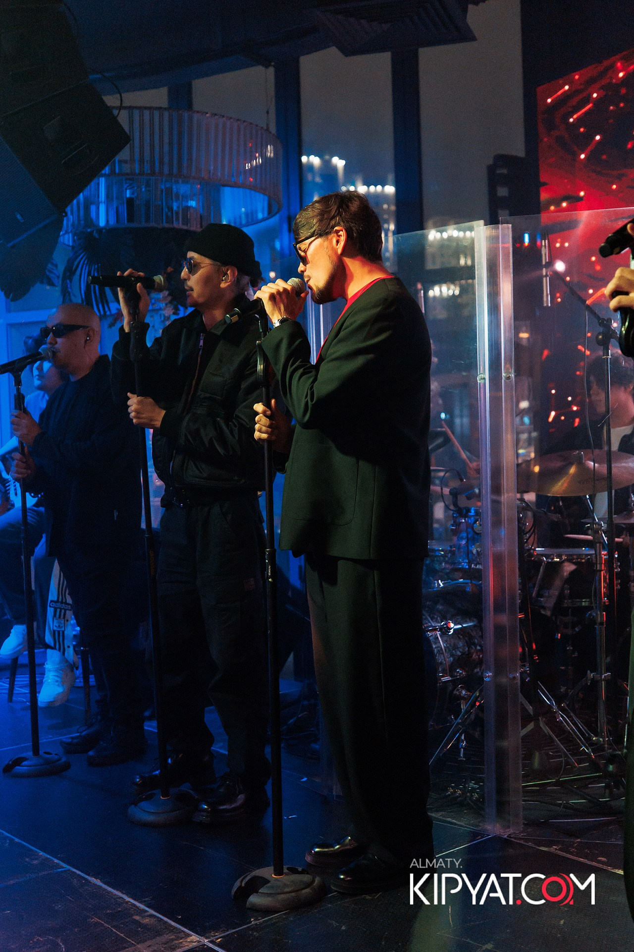 FRIENDS TERRACE & BAR. КИПЯТКОМ АЛМАТЫ!