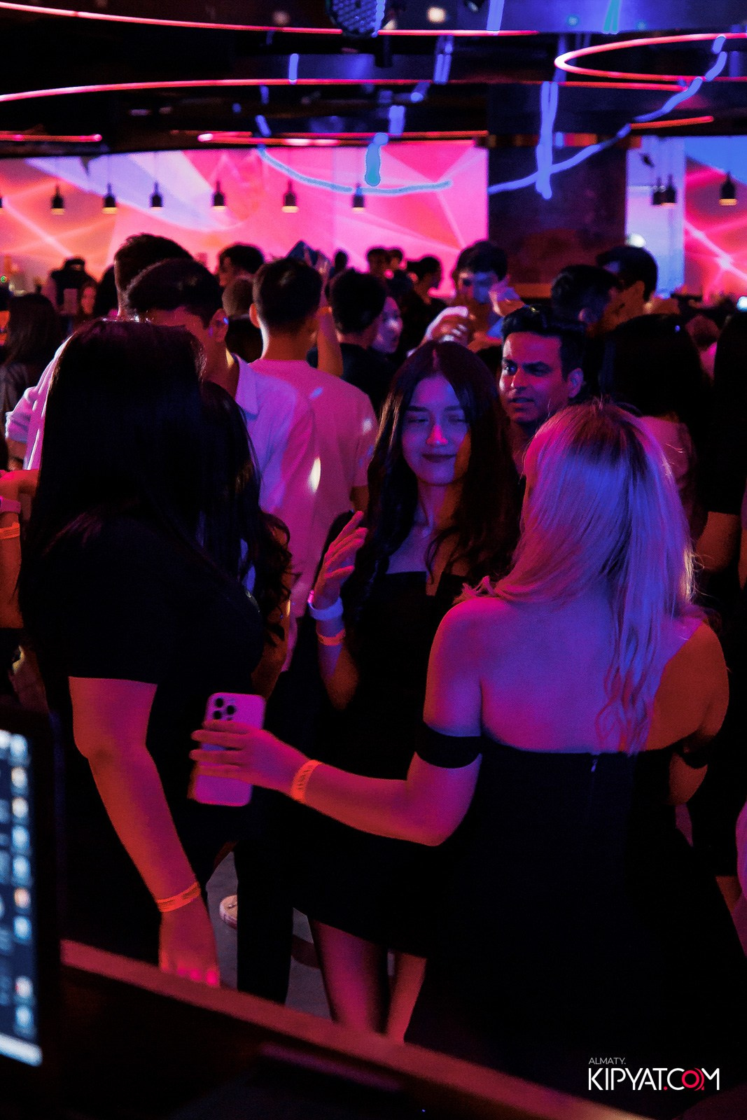 EVENT BAR. КИПЯТКОМ АЛМАТЫ!