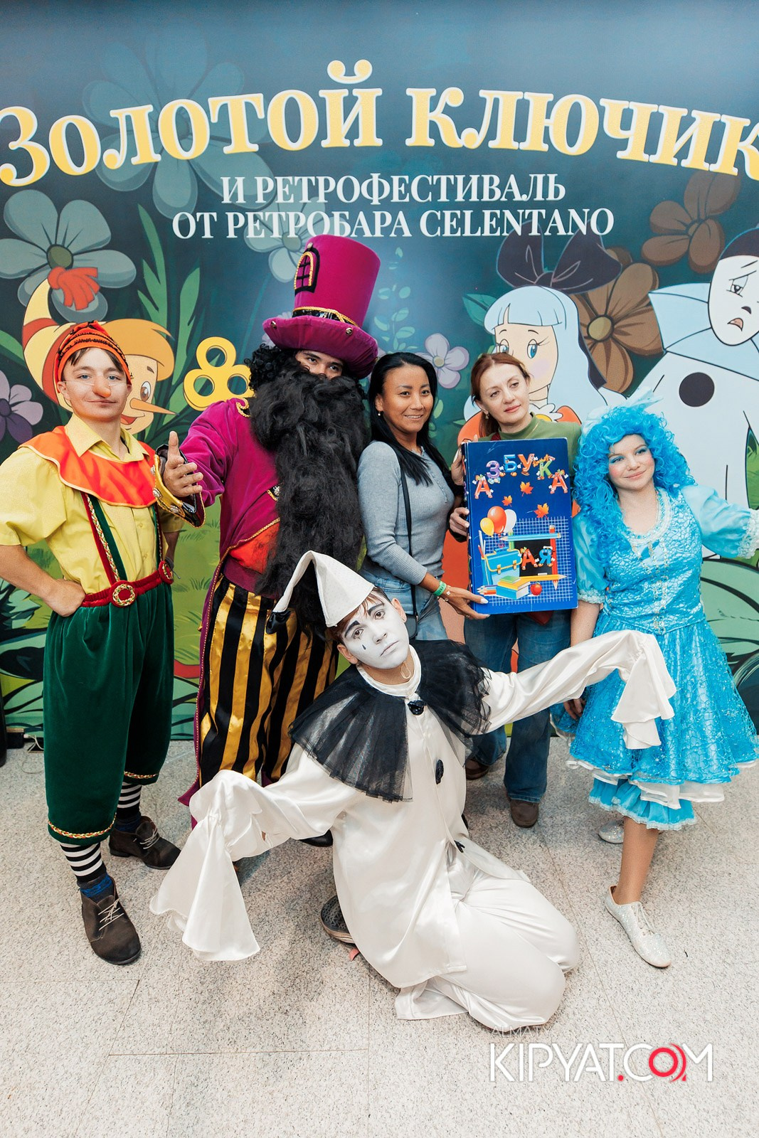 ЗОЛОТОЙ КЛЮЧИК И РЕТРОФЕСТИВАЛЬ ОТ РЕСТОБАРА CELENTANO. КИПЯТКОМ АЛМАТЫ!