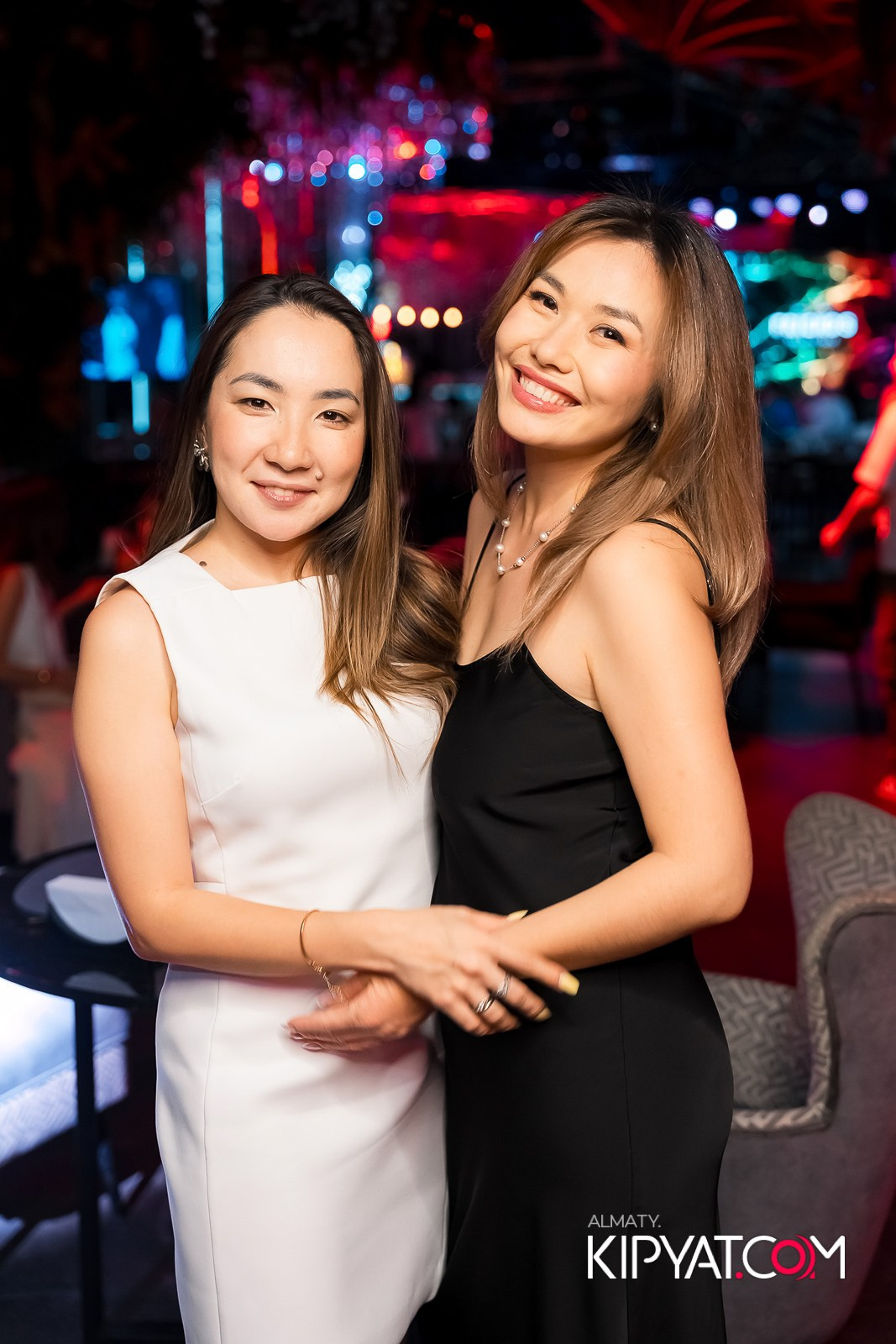 FRIENDS BAR & TERRACE. КИПЯТКОМ АЛМАТЫ!