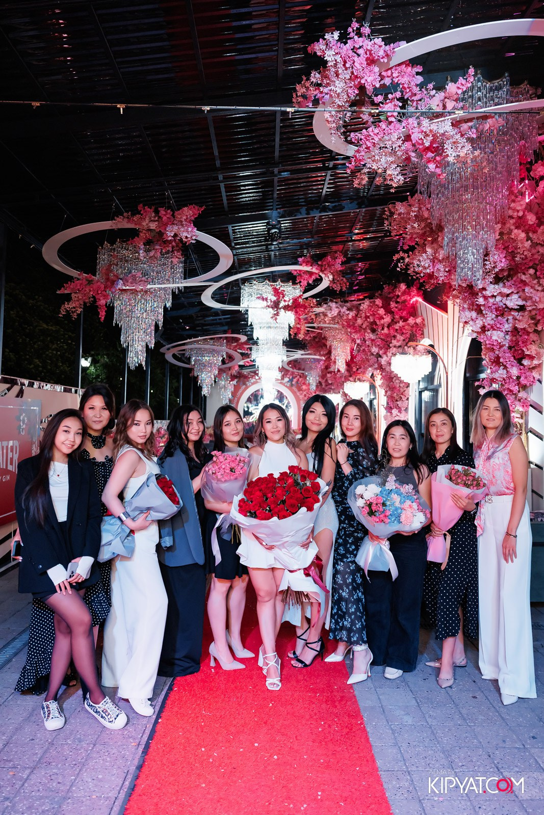 ЗАЯ, НА БИС. КИПЯТКОМ АЛМАТЫ!