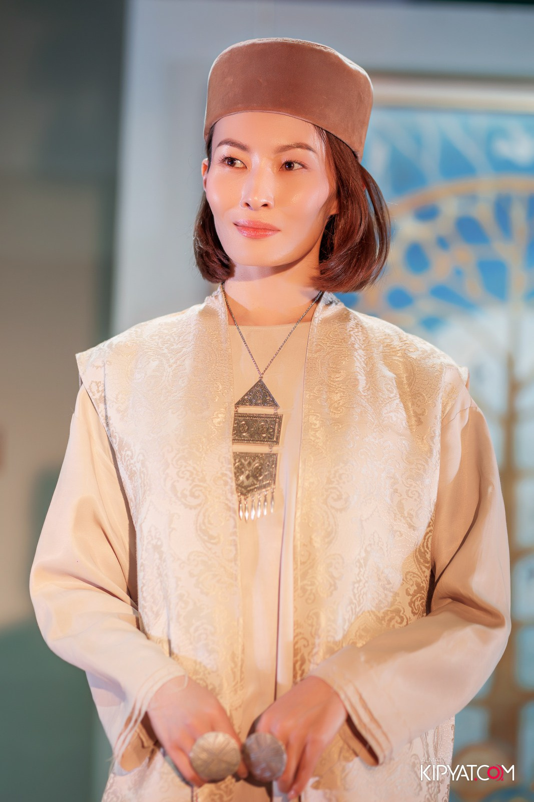 FASHION ПОКАЗ, КАЗАХСКОЙ НАЦИОНАЛЬНОЙ ОДЕЖДЫ. КИПЯТКОМ АЛМАТЫ!