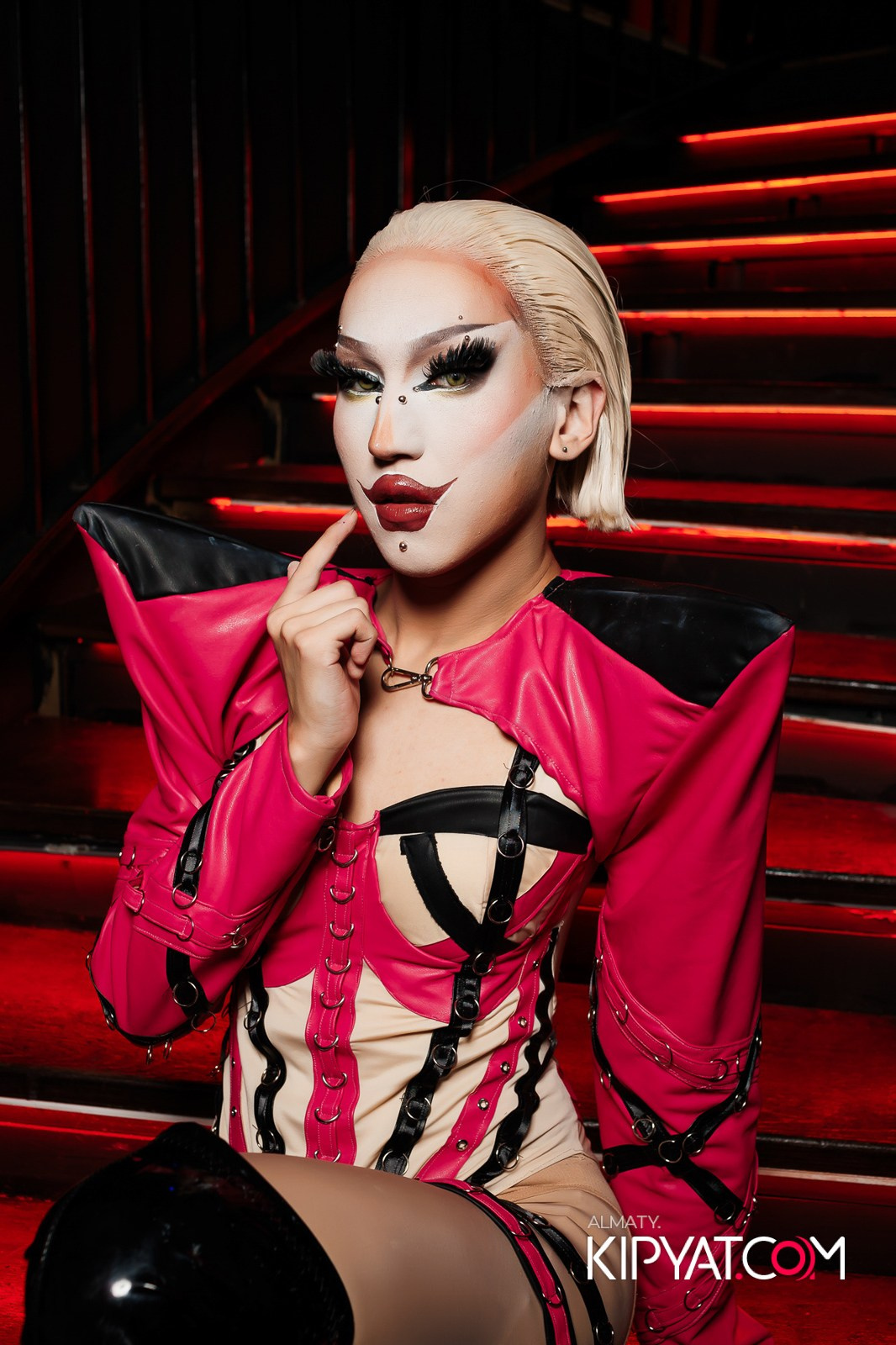 НОЧНОЙ КЛУБ ICON. КИПЯТКОМ АЛМАТЫ!