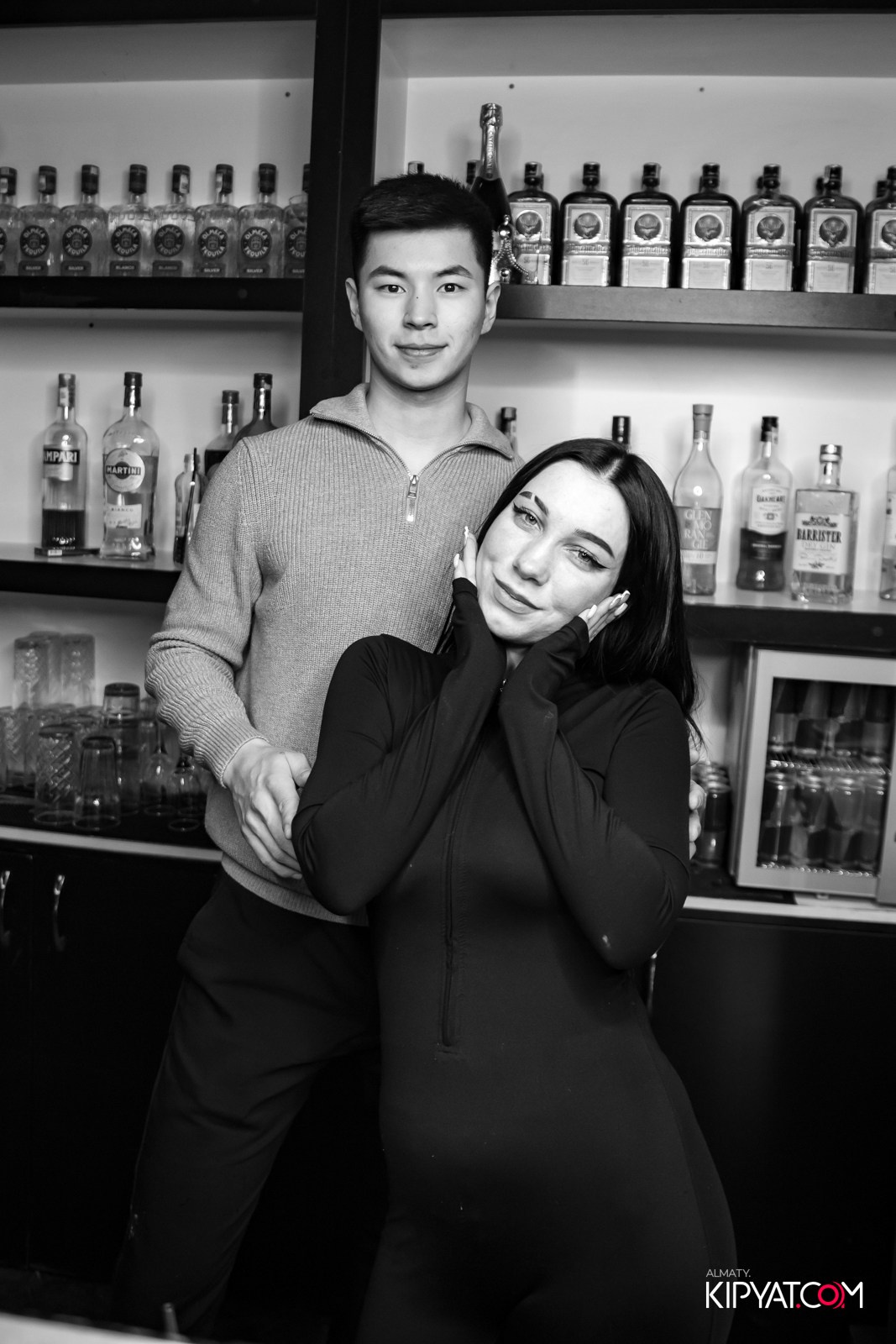 UYAT EMES BAR. КИПЯТКОМ АЛМАТЫ!