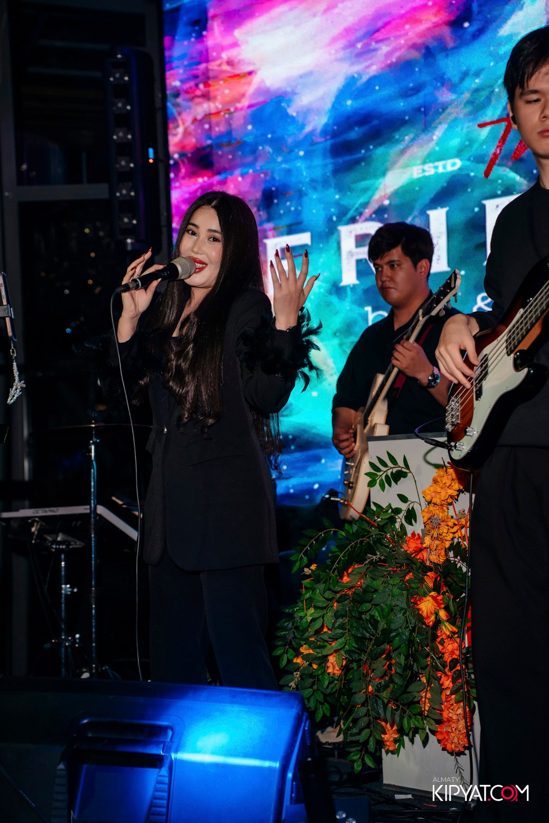 FRIENDS BAR & TERRACE. КИПЯТКОМ АЛМАТЫ!