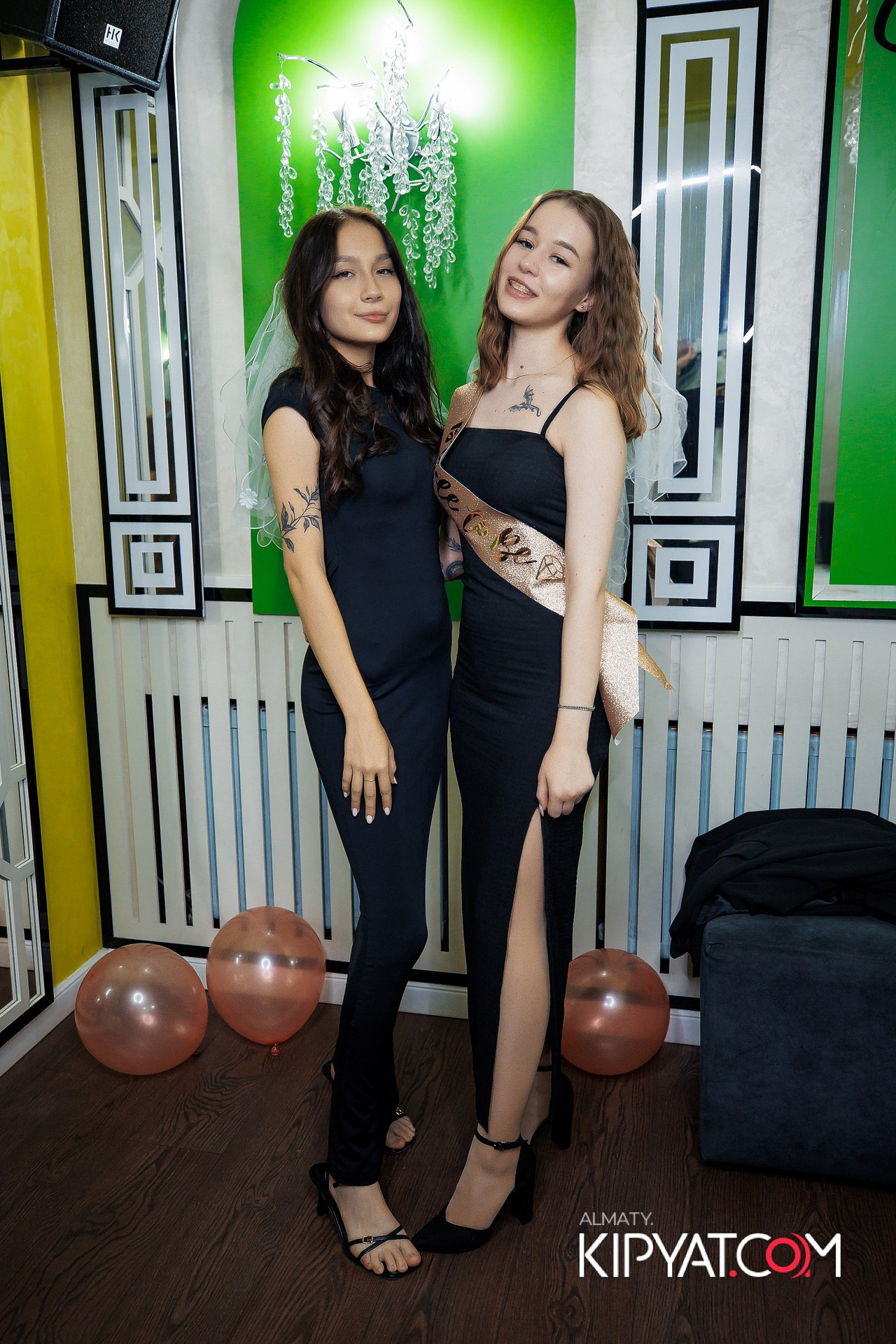 Ухо и Медведь на Гагарина. КИПЯТКОМ АЛМАТЫ!