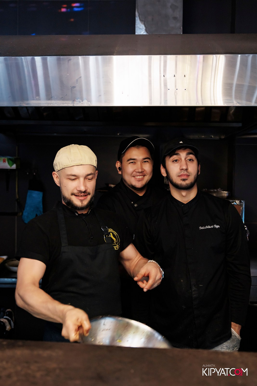 FRIENDS BAR & TERRACE. КИПЯТКОМ АЛМАТЫ!