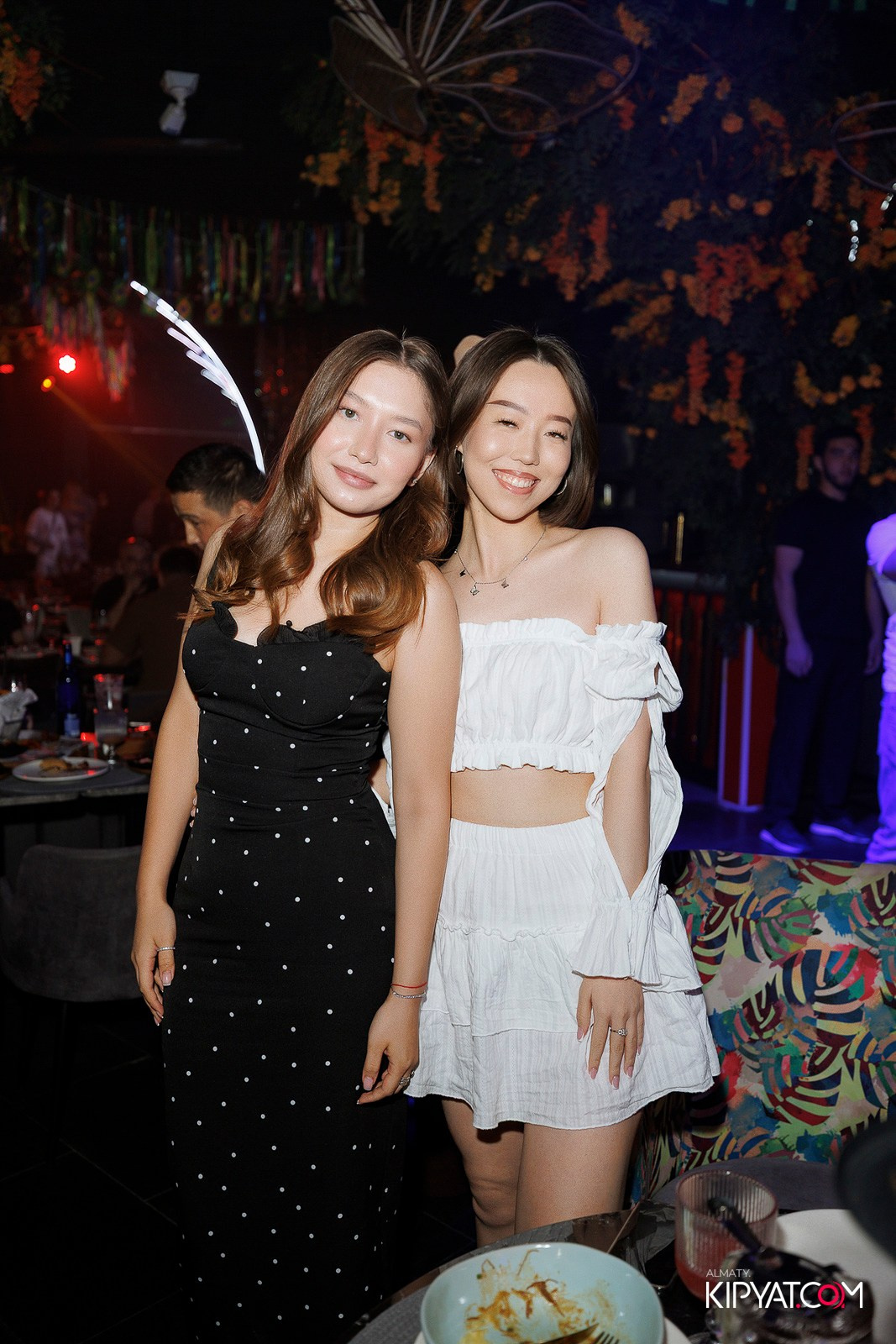 FRIENDS BAR & TERRACE. КИПЯТКОМ АЛМАТЫ! Фотосъемка мероприятий в Алматы