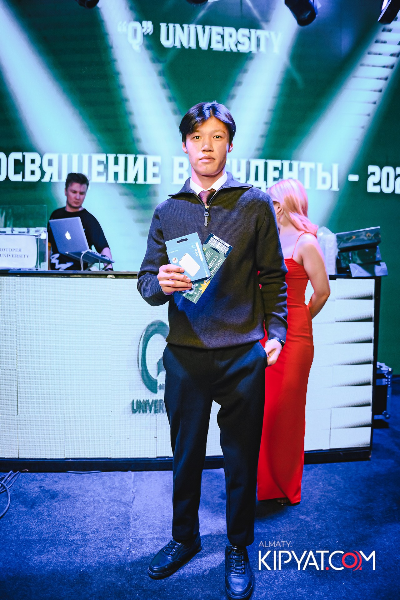 ПОСВЯЩЕНИЕ В СТУДЕНТЫ ''Q'' UNIVERSITY. КИПЯТКОМ АЛМАТЫ!