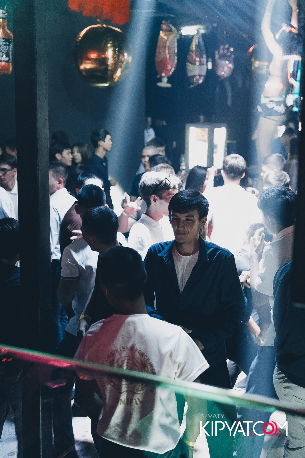 UYAT EMES BAR. КИПЯТКОМ АЛМАТЫ!