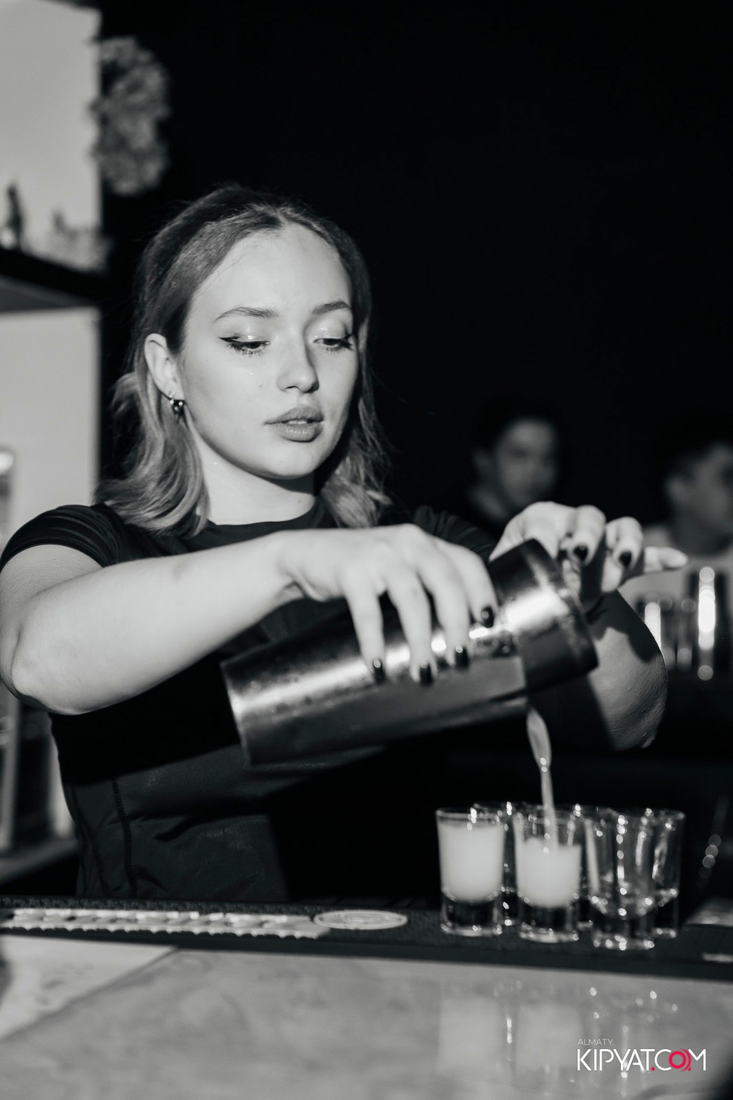 UYAT EMES BAR. КИПЯТКОМ АЛМАТЫ!